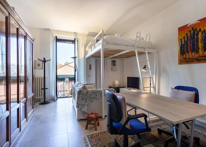 Accademia By Halldis Mediolan