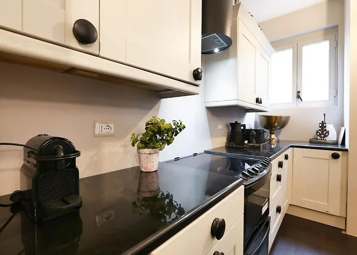 Apartment St