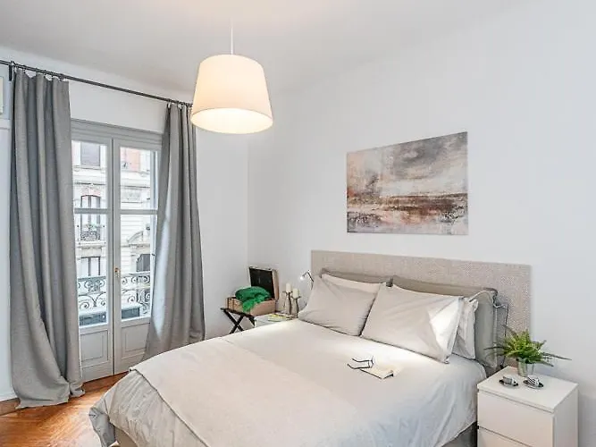 Apart-hotel Art Around In Monti House Milão