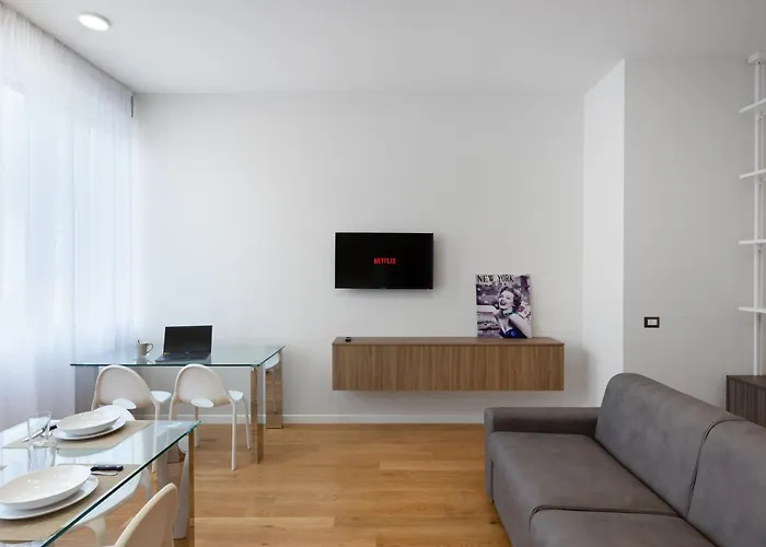 Navigli - Uni Bocconi Elegant Suite, Wi-fi, Tram * Milan