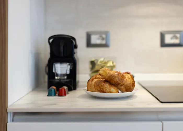 Apartment Navigli - Uni Bocconi Elegant Suite, Wi-fi, Tram *