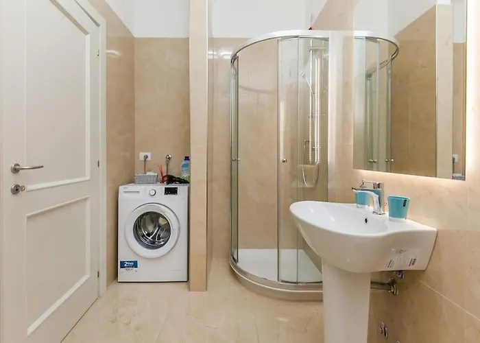 12th Floor Diamond Tower - 72 Apartamento Milán