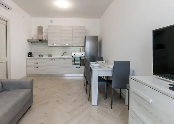 12th Floor Diamond Tower - 72 Milán