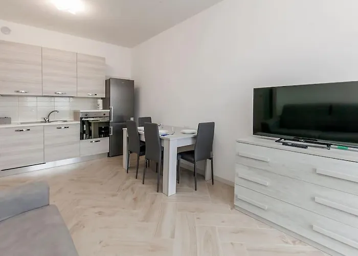 12th Floor Diamond Tower - 72 Apartamento