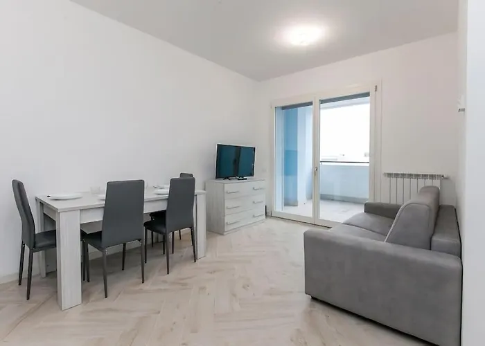 12th Floor Diamond Tower - 72 Milán