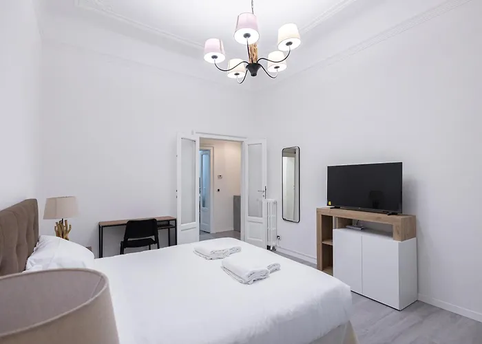 Elegante Quadrilocale Liberty In Zona Risorgimento アパート