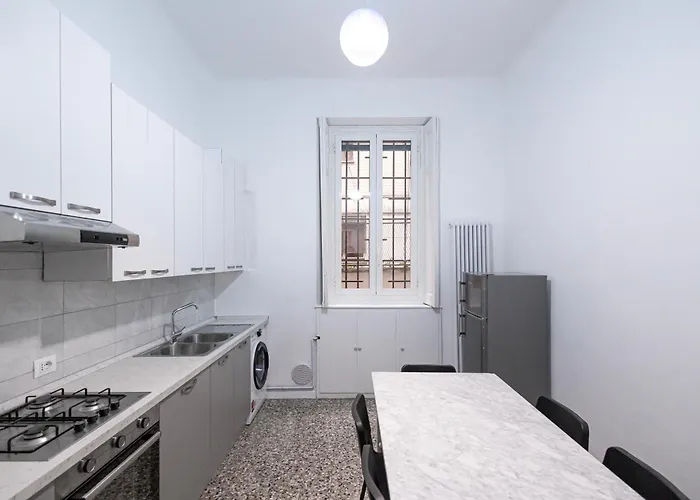 Elegante Quadrilocale Liberty In Zona Risorgimento شقة *
