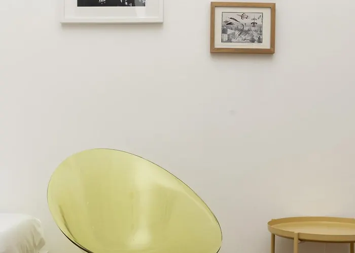 Xenia - Cozy Luminous Flat Near Navigli Milan