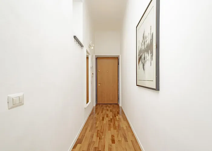 Xenia - Cozy Luminous Flat Near Navigli * Milan