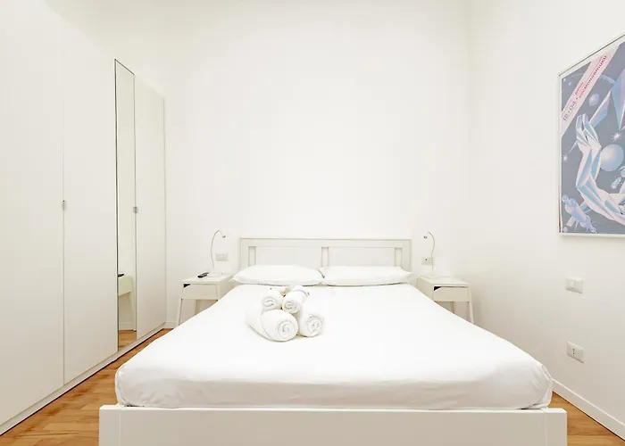 Xenia - Cozy Luminous Flat Near Navigli Daire