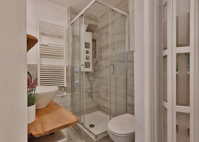 Quiet House In Navigli Sleeps 4 *