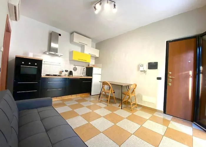 Appartement Conte Rosso House Con Terrazza In Coorte Tranquilla A Due Passi Da Stazione E Metropolitana Lambrate