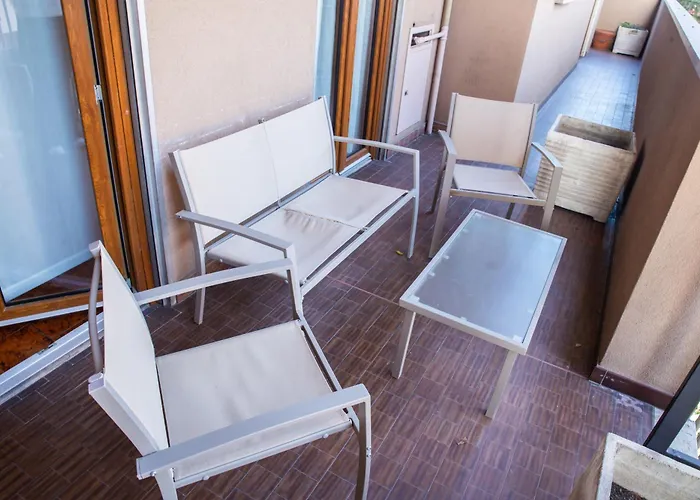 Ampio Con Terrazzo, 3 E 2 Bagni A 2 Passi Dalla Metro Appartement *