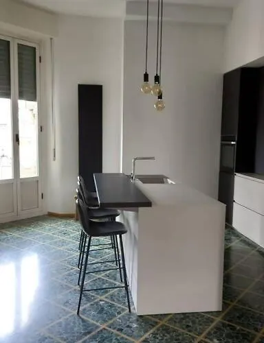 Luminoso A Citylife E Vicino A Mico