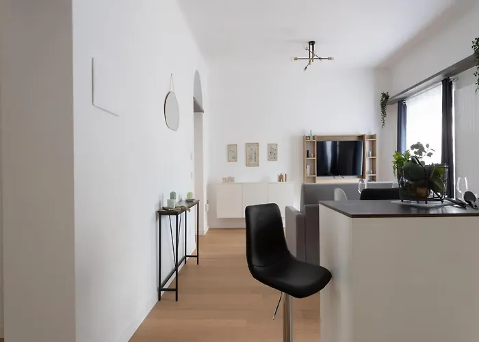Apartament The Rent - Two-bedroom In Navigli Area Mediolan