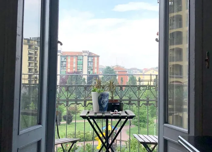 Beautiful Design Flat With Park View, Next To Metro Apartment