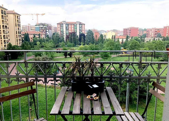 Apartment Beautiful Design Flat With Park View, Next To Metro *