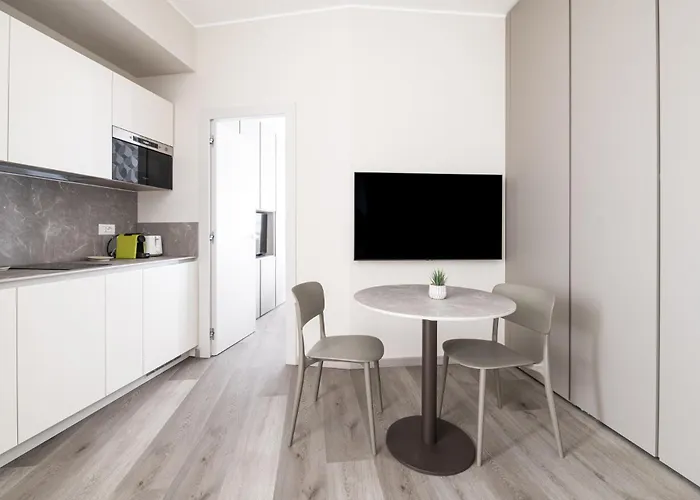 Easylife - - Pantano 2 Pluto - Duomo Apartamento *