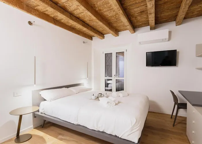 Easylife - - Castaldi 26 P1d - Porta Venezia Milán