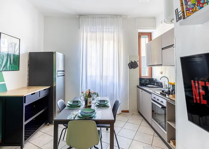 Citylife Apartment- Metro Access - 2 Bedrooms *