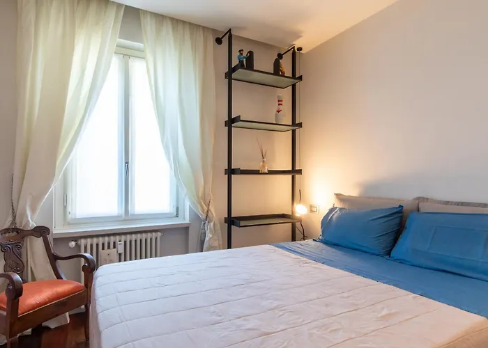 Porta Venezia- Design Apartment, 2-bedrooms, Netflix, Wifi アパート *