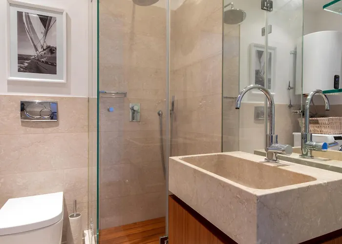 アパート Porta Venezia- Design Apartment, 2-bedrooms, Netflix, Wifi ミラノ