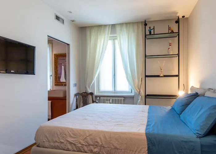 Porta Venezia- Design Apartment, 2-bedrooms, Netflix, Wifi アパート