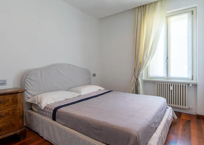 Porta Venezia- Design Apartment, 2-bedrooms, Netflix, Wifi