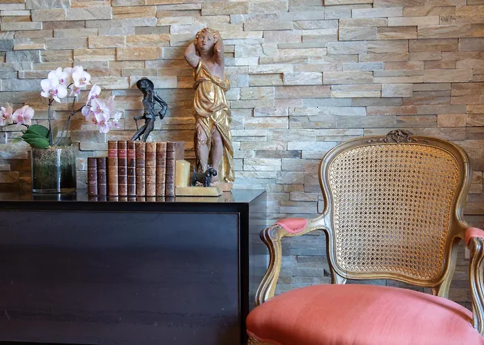 Porta Venezia- Design Apartment, 2-bedrooms, Netflix, Wifi * ミラノ