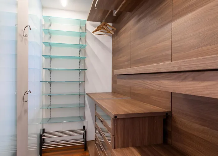 Porta Venezia- Design Apartment, 2-bedrooms, Netflix, Wifi アパート ミラノ