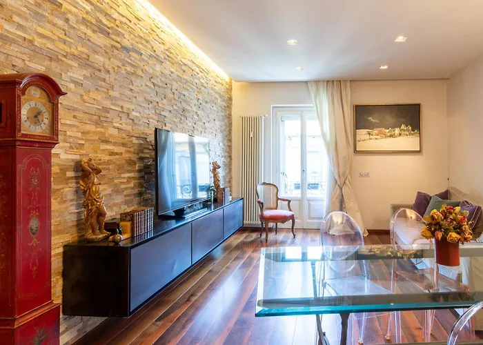 Porta Venezia- Design Apartment, 2-bedrooms, Netflix, Wifi *