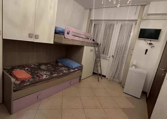 Gigli, Con Cucina In Comune E Terrazza Penzion Milán