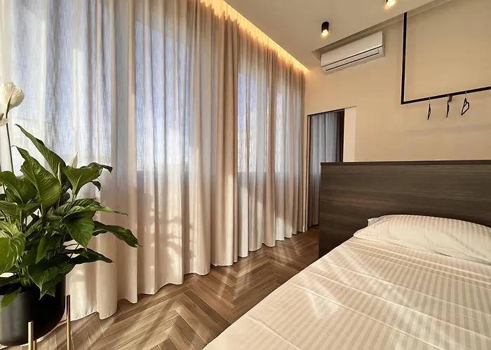 Yls Luxury * Милан