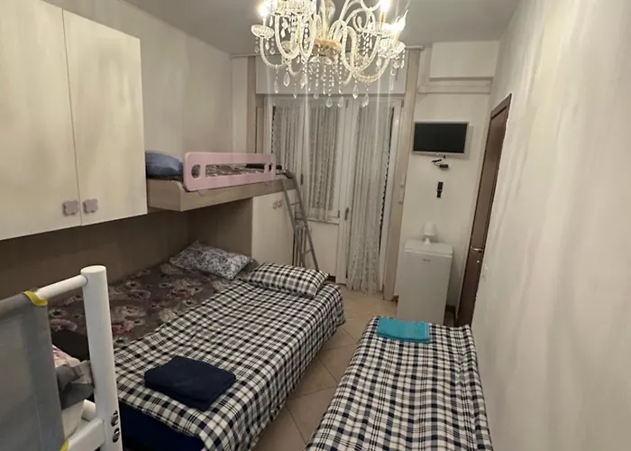 Gigli, Con Cucina In Comune E Terrazza 게스트하우스