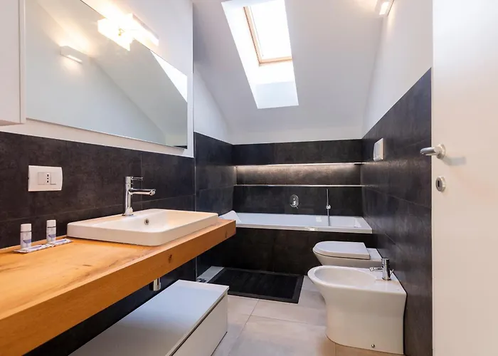 Wolvesdensuite Con Terrazzi E Garage Gratuito Mediolan