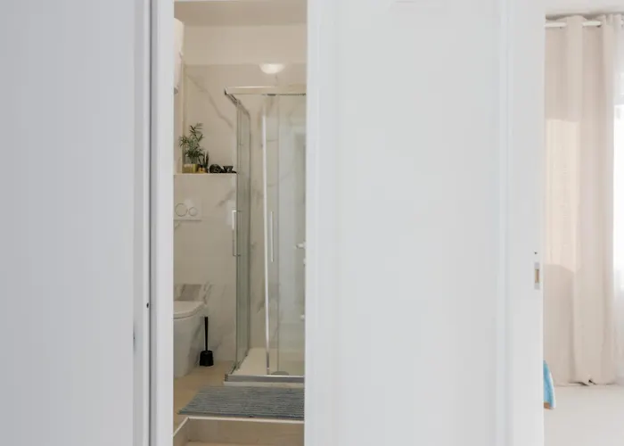 Corso Como-bosco Verticale Con Balcone