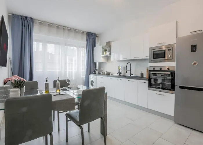 Corso Como-bosco Verticale Con Balcone アパート ミラノ