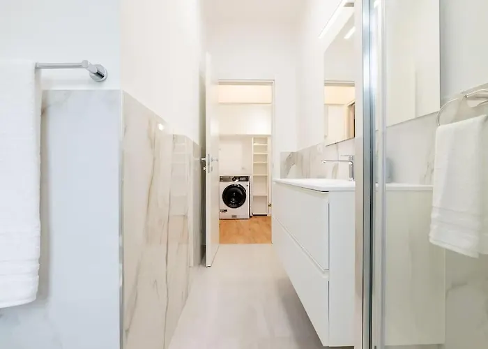 Luxury 1 Bedroom Apartment, Close To San Siro, Fiera And 10 Min Metro To Duomo Apartmán