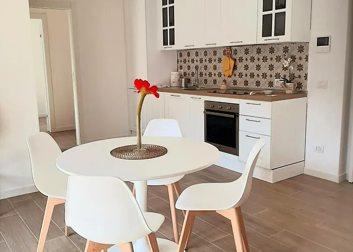 Hotel Ampio Bilocale Di Nuova Costruzione Tra Aree Verdi