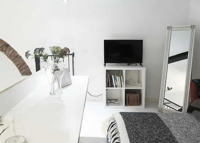 Comecasa Grazioso Loft In Crocetta Near Mangiagalli Apartamento