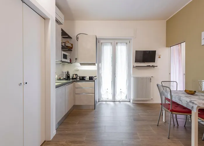 Lucky Flat, Un Momento Di Relax. Μιλάνο