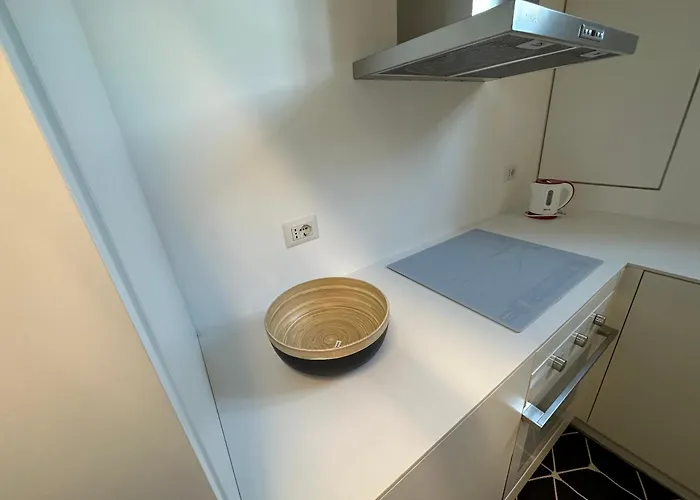 White In Apartamento