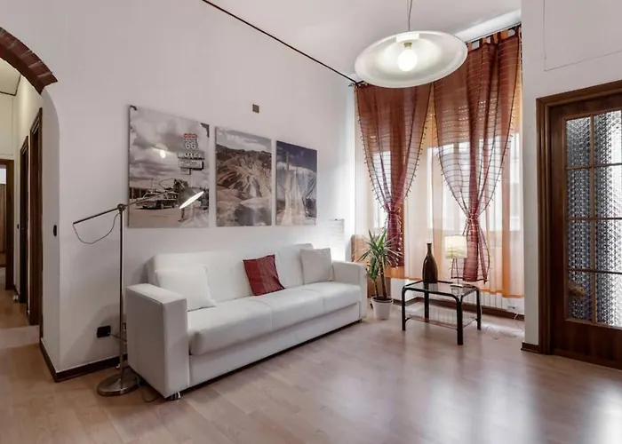 Happy & Beautiful Flat In דירה *