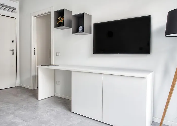 Hostmate - - Genesio -maciachini *