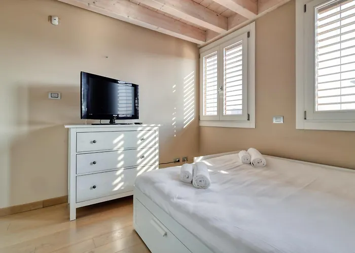 Apartment Joivy Elegant With Parking And Balcony Milan