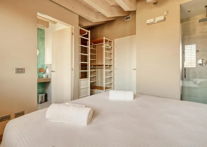 Joivy Elegant With Parking And Balcony