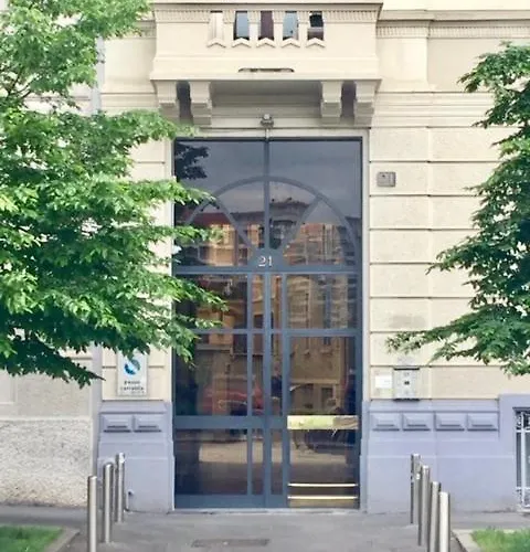 The Small White House In * Milano