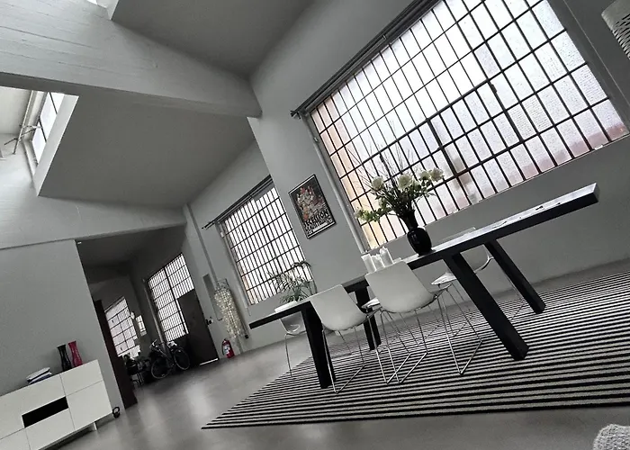 Loft Navigli With Private Garden Bed and breakfast