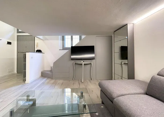 Elegant And Silent Loft In The Center Of 公寓 *