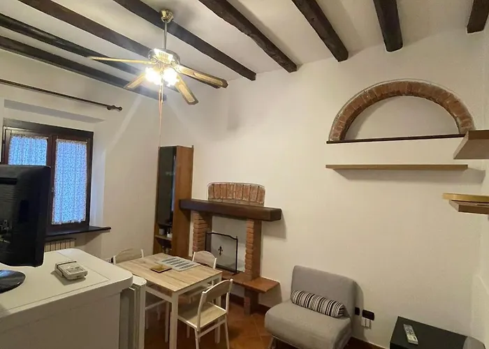 Lilly House ميلان